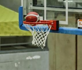 中国男篮热身赛首发曝光 赵睿搭档廖三宁受重用