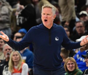 进攻流畅！勇士首节三分球13中8轰下38分